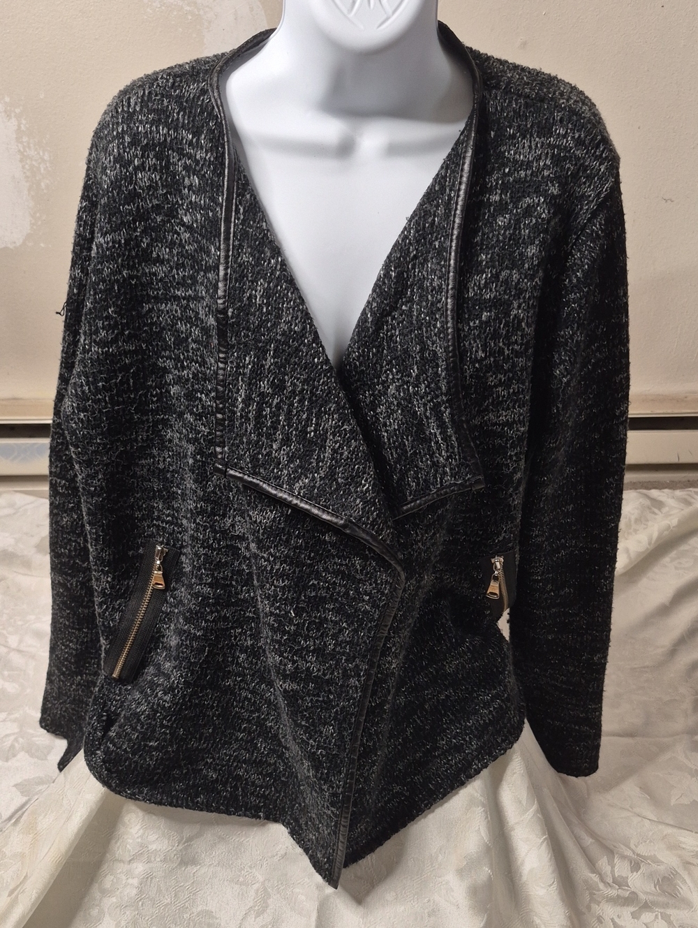 Sioni Black Heather Open-Front Knit Cardigan The Zipper Is Mimicking a Pockets